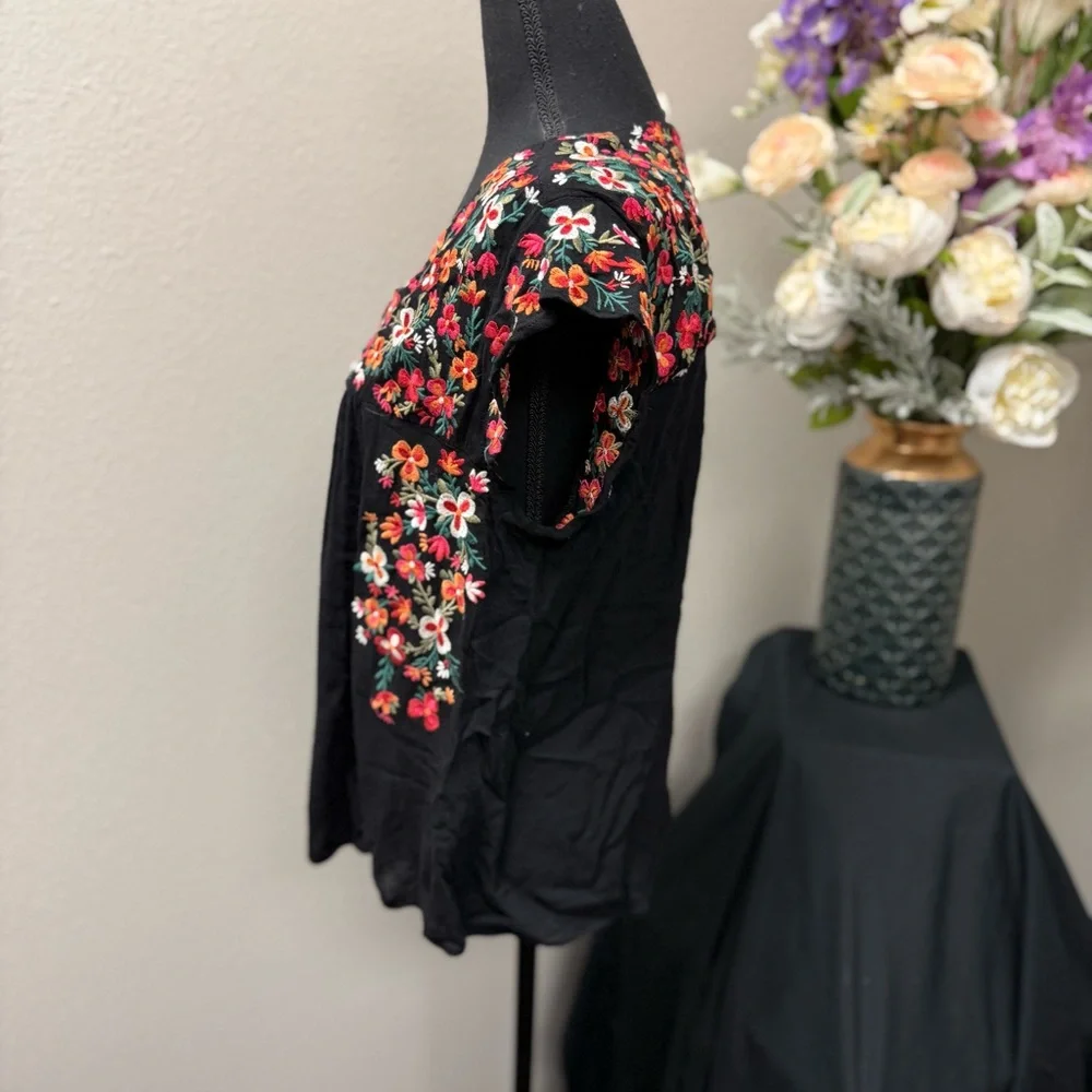 Savanna Jane 2X Black Floral Embroidered Boho Peasant Top Blouse Spring Summer - Picture 2 of 7